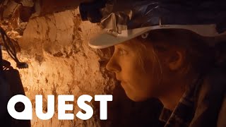 Rookie Miners Find Rare Opal Belemnite In A Dangerous Old Mine  Outback Opal Hunters [upl. by Oilalue]